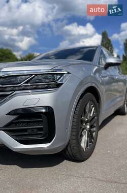 Внедорожник / Кроссовер Volkswagen Touareg 2022 в 