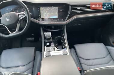 Внедорожник / Кроссовер Volkswagen Touareg 2022 в 