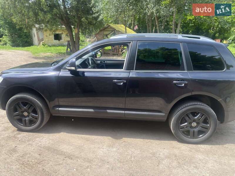 Позашляховик / Кросовер Volkswagen Touareg 2009 в Чернігові
