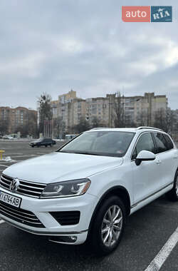 Внедорожник / Кроссовер Volkswagen Touareg 2015 в Броварах