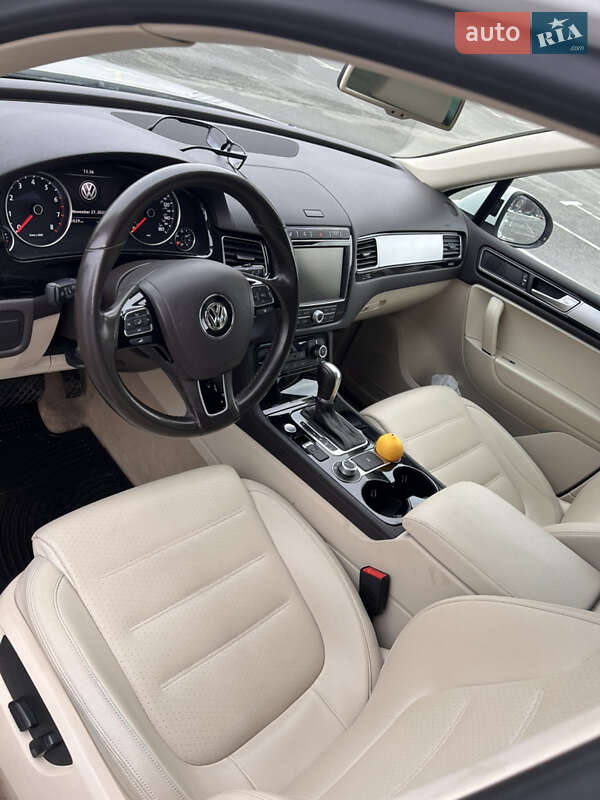 Внедорожник / Кроссовер Volkswagen Touareg 2015 в Броварах фото 12 Внедорожник / Кроссовер Volkswagen Touareg 2015 в Броварах