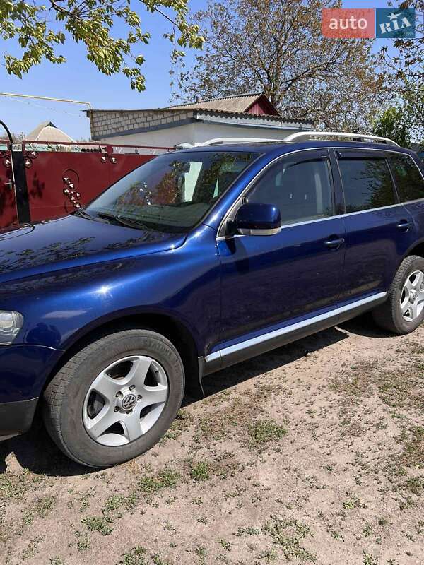 Позашляховик / Кросовер Volkswagen Touareg 2006 в Харкові