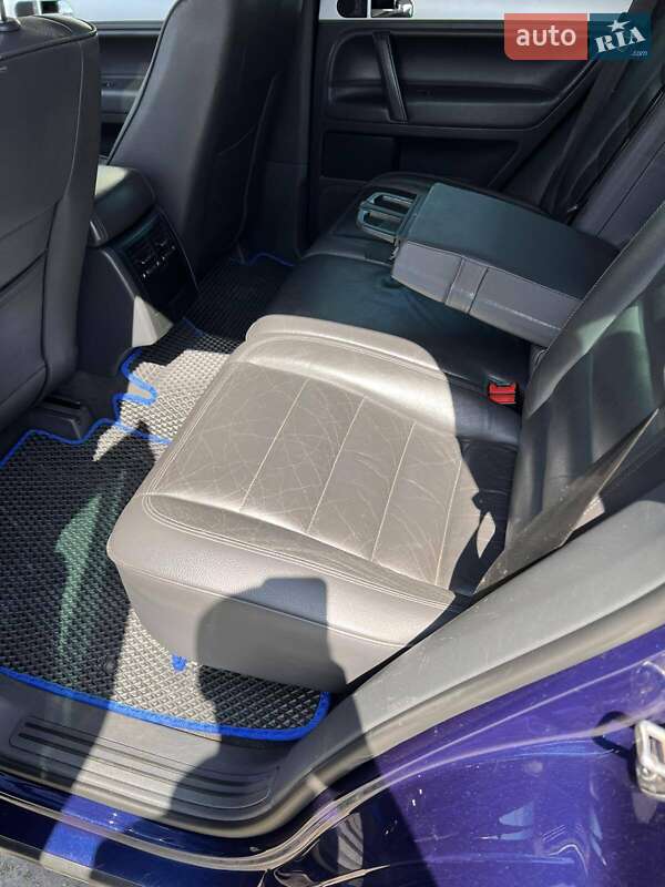 Позашляховик / Кросовер Volkswagen Touareg 2006 в Харкові