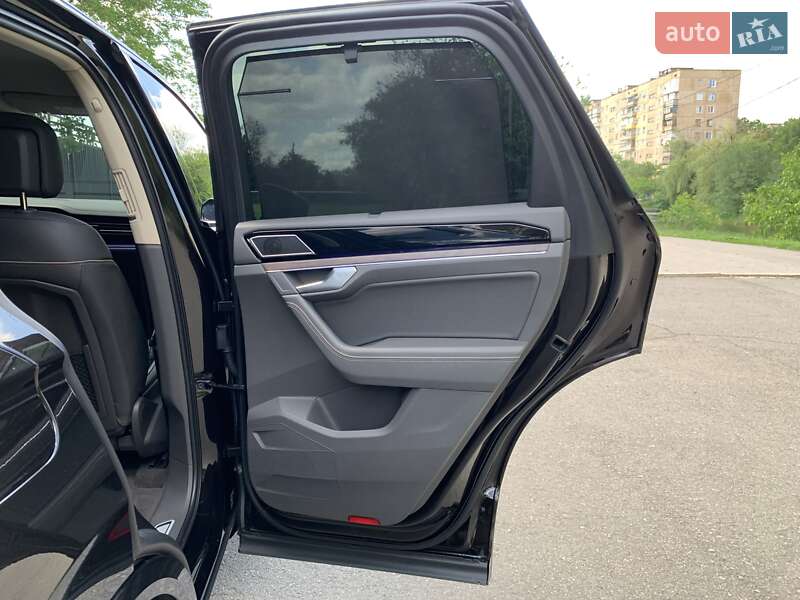 Позашляховик / Кросовер Volkswagen Touareg 2023 в Кривому Розі