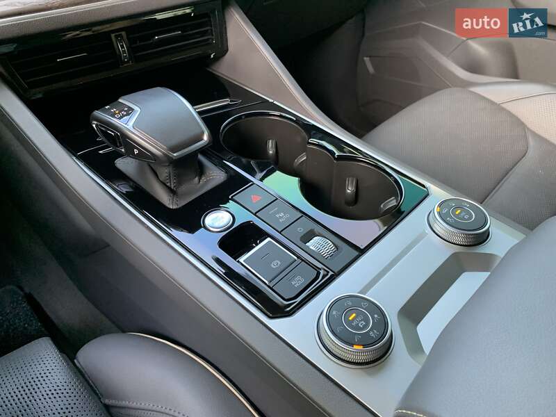 Позашляховик / Кросовер Volkswagen Touareg 2023 в Кривому Розі