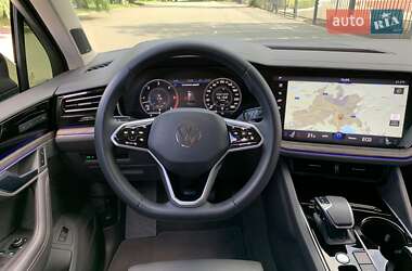 Внедорожник / Кроссовер Volkswagen Touareg 2023 в 