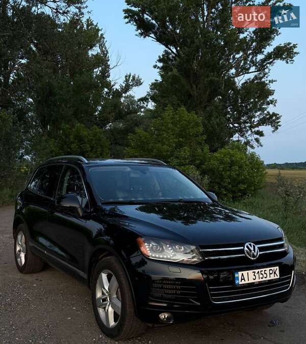 Внедорожник / Кроссовер Volkswagen Touareg 2011 в Василькове