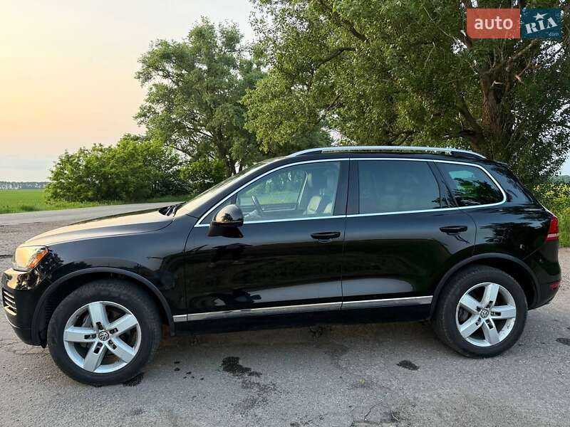 Внедорожник / Кроссовер Volkswagen Touareg 2011 в Василькове