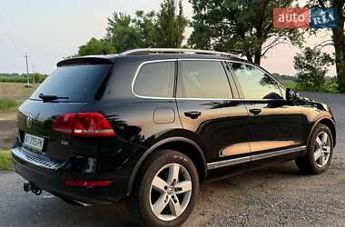 Внедорожник / Кроссовер Volkswagen Touareg 2011 в Василькове
