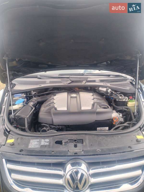 Внедорожник / Кроссовер Volkswagen Touareg 2009 в Чернигове