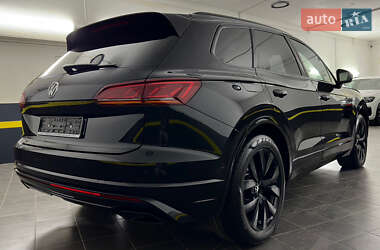 Позашляховик / Кросовер Volkswagen Touareg 2022 в 