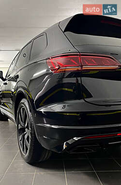 Позашляховик / Кросовер Volkswagen Touareg 2022 в 
