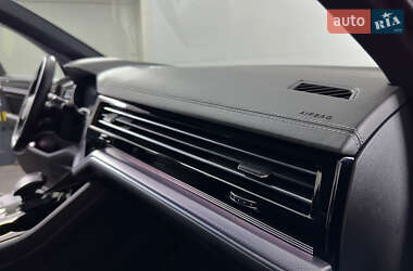 Позашляховик / Кросовер Volkswagen Touareg 2022 в 