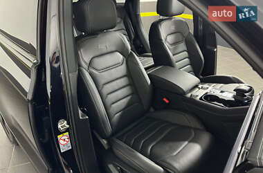 Позашляховик / Кросовер Volkswagen Touareg 2022 в 