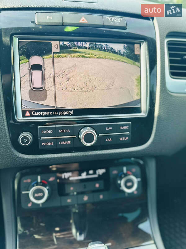 Внедорожник / Кроссовер Volkswagen Touareg 2011 в Тульчине