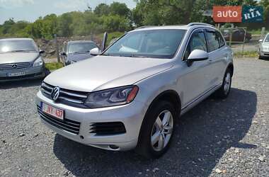 Внедорожник / Кроссовер Volkswagen Touareg 2013 в 