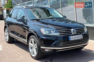 Позашляховик / Кросовер Volkswagen Touareg 2015 в Києві
