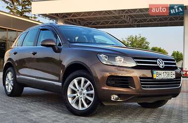 Внедорожник / Кроссовер Volkswagen Touareg 2012 в 