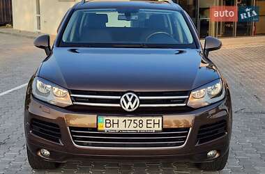 Внедорожник / Кроссовер Volkswagen Touareg 2012 в 
