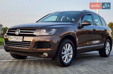 Внедорожник / Кроссовер Volkswagen Touareg 2012 в 