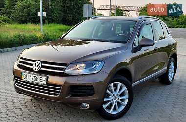 Внедорожник / Кроссовер Volkswagen Touareg 2012 в 