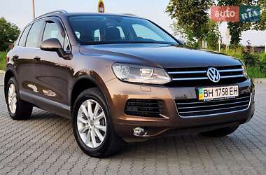 Внедорожник / Кроссовер Volkswagen Touareg 2012 в 