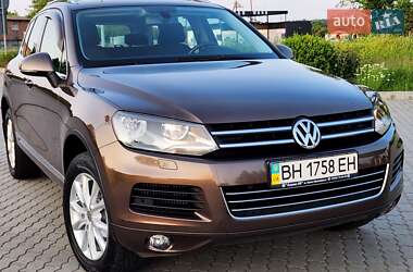 Позашляховик / Кросовер Volkswagen Touareg 2012 в Вінниці