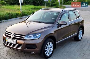 Внедорожник / Кроссовер Volkswagen Touareg 2012 в 