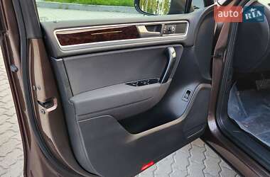 Внедорожник / Кроссовер Volkswagen Touareg 2012 в 
