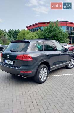 Позашляховик / Кросовер Volkswagen Touareg 2012 в  фото 6 Позашляховик / Кросовер Volkswagen Touareg 2012 в