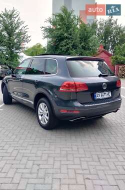Позашляховик / Кросовер Volkswagen Touareg 2012 в  фото 4 Позашляховик / Кросовер Volkswagen Touareg 2012 в