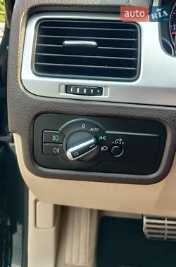 Позашляховик / Кросовер Volkswagen Touareg 2012 в  фото 39 Позашляховик / Кросовер Volkswagen Touareg 2012 в