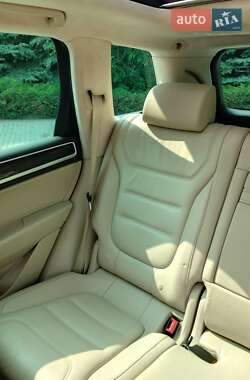 Позашляховик / Кросовер Volkswagen Touareg 2012 в  фото 49 Позашляховик / Кросовер Volkswagen Touareg 2012 в