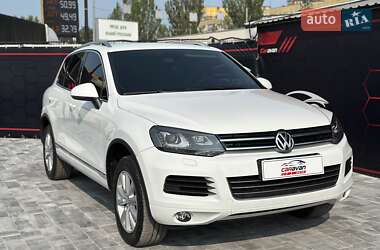 Позашляховик / Кросовер Volkswagen Touareg 2012 в 