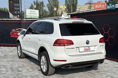 Позашляховик / Кросовер Volkswagen Touareg 2012 в 
