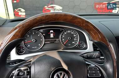 Позашляховик / Кросовер Volkswagen Touareg 2012 в 