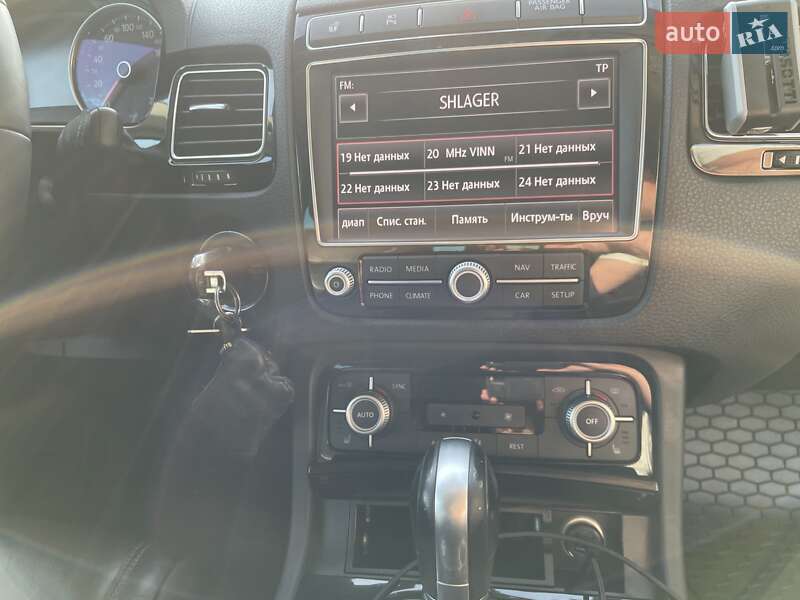 Позашляховик / Кросовер Volkswagen Touareg 2015 в Вінниці