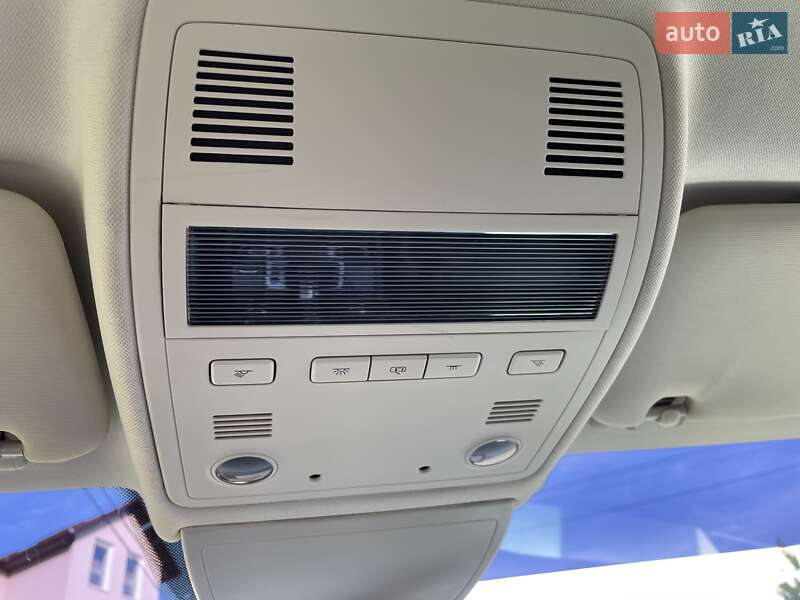 Позашляховик / Кросовер Volkswagen Touareg 2015 в Вінниці