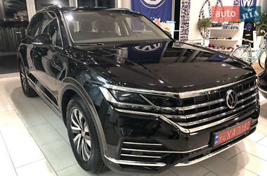 Позашляховик / Кросовер Volkswagen Touareg 2019 в Миколаєві