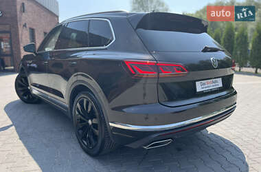 Внедорожник / Кроссовер Volkswagen Touareg 2018 в 