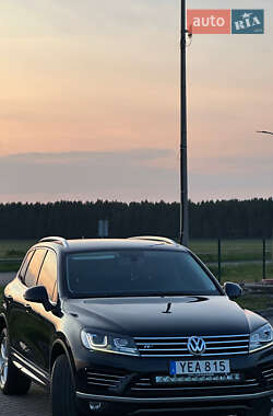 Внедорожник / Кроссовер Volkswagen Touareg 2016 в 