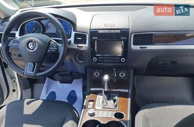 Внедорожник / Кроссовер Volkswagen Touareg 2013 в Киеве