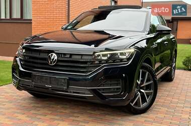 Внедорожник / Кроссовер Volkswagen Touareg 2021 в Киеве