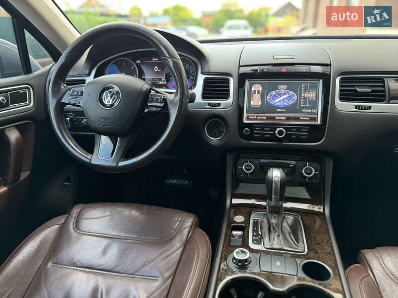 Позашляховик / Кросовер Volkswagen Touareg 2013 в Надвірній