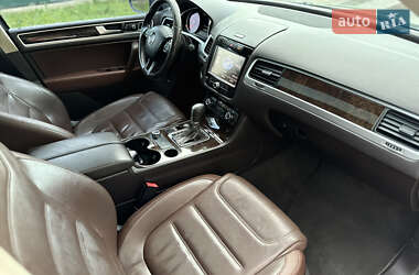 Внедорожник / Кроссовер Volkswagen Touareg 2013 в 