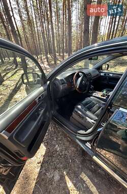 Внедорожник / Кроссовер Volkswagen Touareg 2005 в 