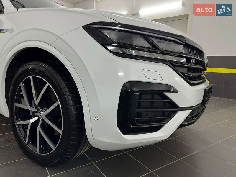 Внедорожник / Кроссовер Volkswagen Touareg 2021 в Казатине