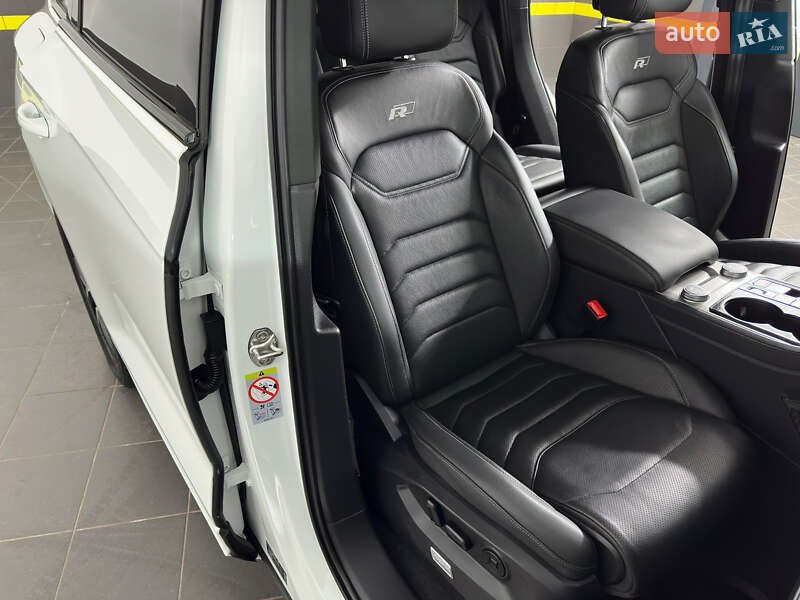 Внедорожник / Кроссовер Volkswagen Touareg 2021 в Казатине