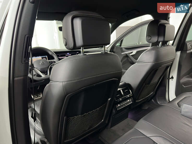 Внедорожник / Кроссовер Volkswagen Touareg 2021 в Казатине