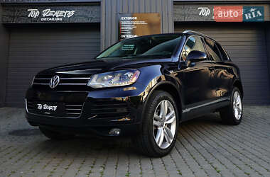 Позашляховик / Кросовер Volkswagen Touareg 2011 в 